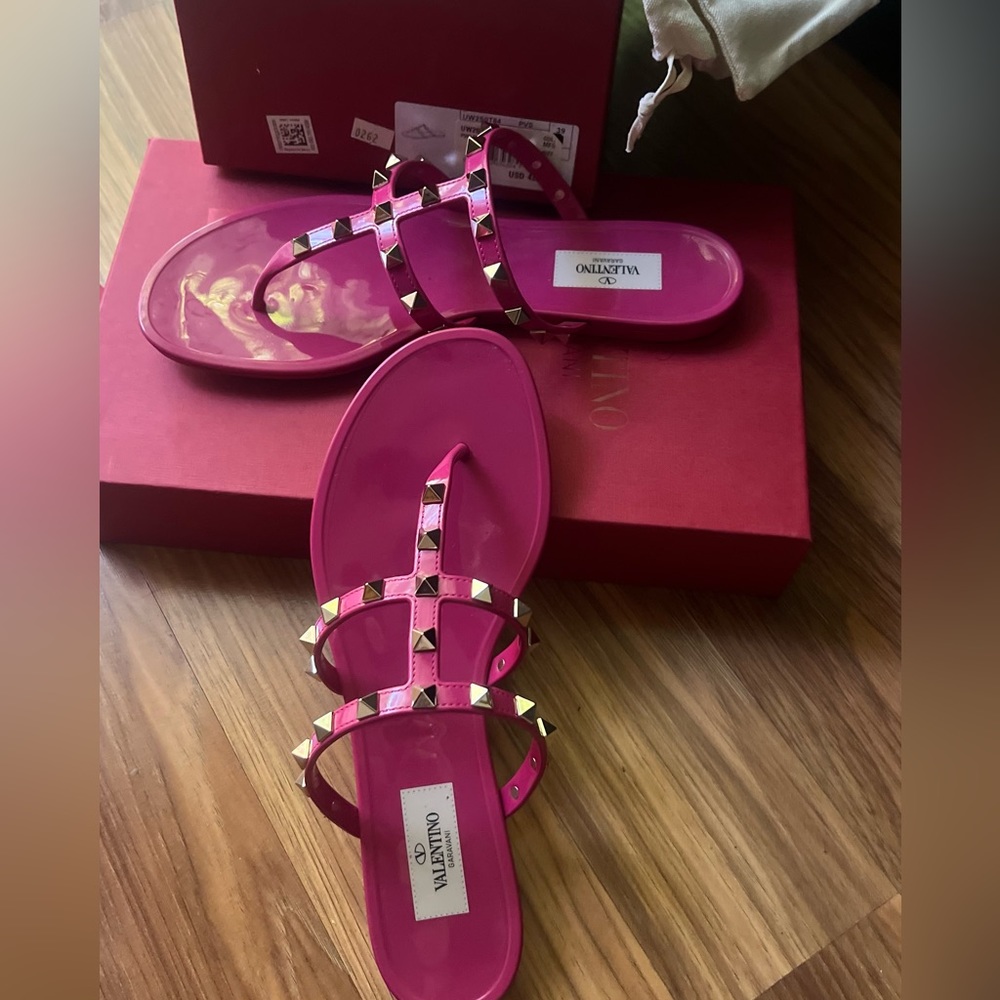 - Valentino Garavani rockstad PVC thong sandals